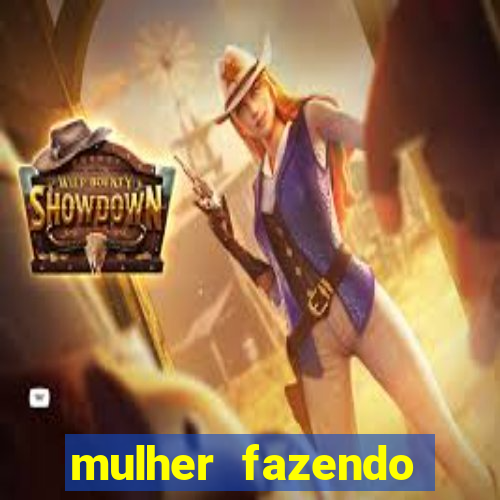 mulher fazendo strip tease